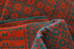 آغاز تولید زیلوی فاخر ویژه موزه فرش حرم مطهر در میبد