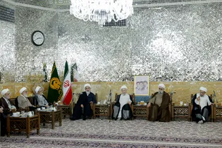 نشست صمیمانه اساتید مدرسه تابستانی دارالعلم با تولیت آستان قدس رضوی