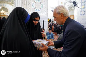 تشرف جمعی از روشن&zwnj;دلان به حرم مطهر رضوی