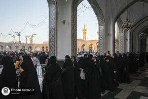 پذیرایی ویژه از زائران غدیر در حرم مطهر رضوی