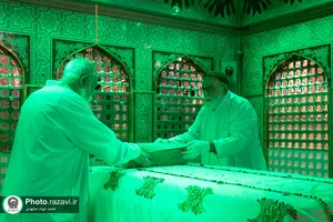 غبارروبی ضریح منور رضوی