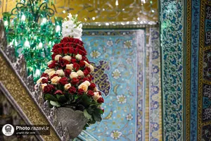 غبارروبی ضریح مطهر حضرت رضا(ع) در آستانه میلاد پیامبر اکرم(ص)