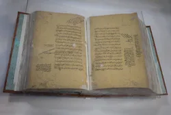 ۱۱ هزار نسخه خطی؛ یادگار ماندگار رهبر شهید انقلاب اسلامی در حرم مطهر رضوی