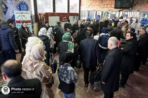 استقبال از زائرین بارگاه منور رضوی در راه آهن مشهد