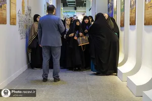 بازدید شرکت کنندگان چهل و یکمین دوره مسابقات بین المللی قرآن کریم از نمایشگاه رواق خدمت-2