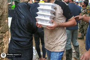 حضور آستان قدس رضوی در مناطق سیل زده مشهد