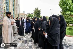 تشرف دانشجویان هنر به حرم مطهر رضوی