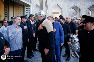 تشییع پیکر 2 شهید حادثه بلوار وکیل&zwnj;آباد مشهد در حرم مطهر رضوی