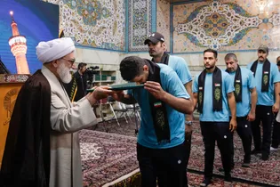 آیین بدرقه کاروان پارالمپیک در حرم مطهر رضوی
