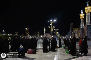 اعتکاف دانش&zwnj;آموزان دختر مدارس امام رضا علیه&zwnj;السلام در حرم مطهر رضوی