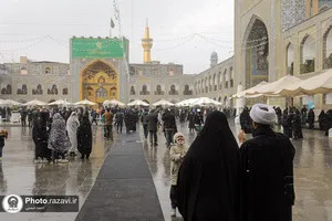 بارش برف در حرم مطهر رضوی