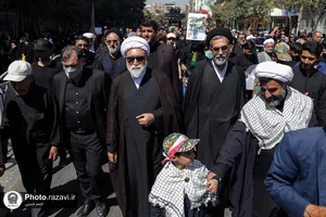 حضور تولیت استان قدس رضوی در تشییع پیکر شهیدان دوست محمدی و جاوید مهر