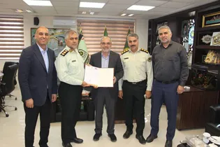 تقدیر مدیران صنایع غذایی رضوی و دامپروری و لبنی رضوی از یگان حفاظت آستان قدس