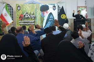 بدرقه کاروان اربعینی طلاب جامعة المصطفی در حرم مطهر رضوی
