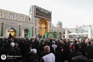 عزاداری هیئت عالم آل محمد علیه&zwnj;السلام در حرم مطهر رضوی