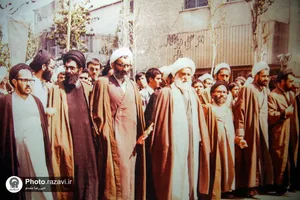 نمایشگاه عکس و اسناد عطر بهاران