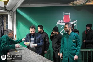 پذیرایی از زائران بارگاه منور رضوی در چایخانه حرم مطهر