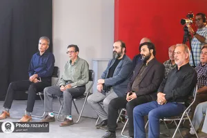 شب شعر ذره و خورشید