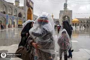 بارش باران در حرم مطهر رضوی