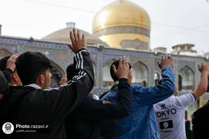 تشرف کاروان نوجوانان زیارت اولی به حرم مطهر رضوی