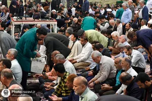 توزیع 8هزار گل متبرک حرم مطهر رضوی