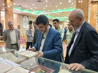 بازدید رئیس سازمان علمی و فرهنگی آستان قدس رضوی از بزرگ‌ترین موقوفه قرآنی کشور در خمینی‌شهر+فیلم