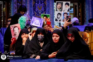 غبارروبی مزار شهدای مدفون در حرم مطهر رضوی