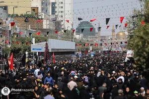 پیاده&zwnj;روی جاماندگان اربعین حسینی در مشهد