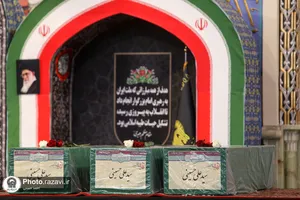 وداع زائران حرم رضوی با 5 شهید مدافع حرم در شام شهادت حضرت موسی بن جعفر علیه السلام