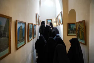 بازدید پرسنل انتظامات خواهران حرم مطهر رضوی از موزه مردم‌شناسی و رواق خدمت حرم امام رضا (ع)