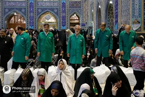 توزیع افطاری سبک در حرم مطهر رضوی-3