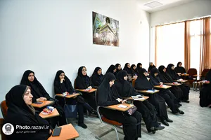 نشست &laquo;بررسی نقش مجلس و اساتید در بازسازی سرمایه اجتماعی ایران و جبهه مقاومت&raquo;