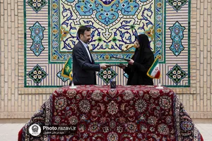 بازدید اعضای فرهنگستان هنر از کارخانه فرش آستان قدس رضوی