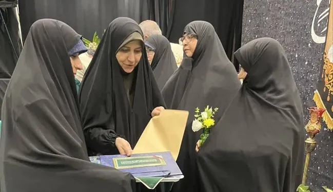 آیین تجلیل از ۲۰ خانواده شهید در تهران برگزار شد
