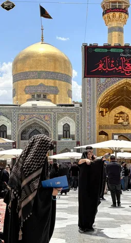 سپید مثل چادر کودکی، آرام مثل صحن گوهرشاد
‏
