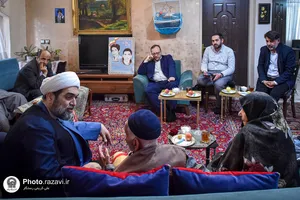 دیدار خادمان بسیجی آستان قدس رضوی با خانواده شهیدان رمارم