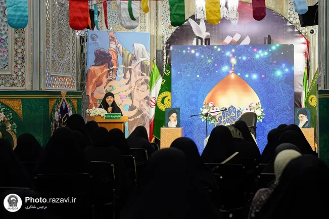 حرم امام رضا(ع) میں عرب زبان زائرین کے لئے جشن کا انعقاد