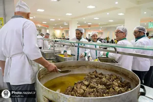 تشرف جمعی از زائران دارای بیماری خاص به حرم مطهر رضوی