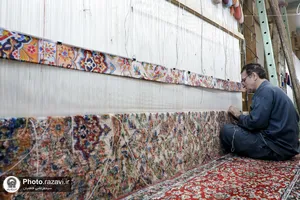 بازدید کارکنان حرم مطهر از شرکت فرش آستان قدس رضوی