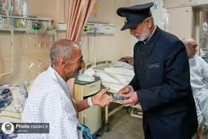حضور خدام حرم مطهر رضوی در بیمارستان امام رضا علیه&zwnj;السلام 