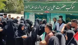 عطر خدمت در مسیر بهشت؛ میزبانی دو موکب نرماشیر از زائران امام هشتم