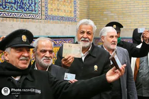 حضور پرشور مردم پای صندوق های رای در حرم مطهر رضوی -1