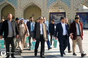تشرف جمعی از موکب&zwnj;داران عراقی به حرم مطهر رضوی