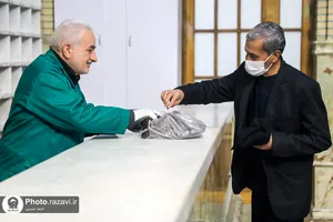 اصلاح ورودی کفشداری شماره 9 حرم مطهر رضوی به منظور تسهیل در تردد زائران