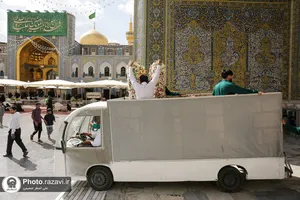 گل&zwnj;آرایی حرم مطهر رضوی به مناسبت عید غدیر