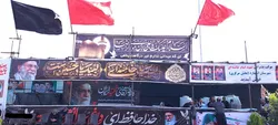 خدمت‌رسانی خادم‌یاران اشتهارد در آزادراه غدیر به زائران امام شهید/ گزارش ویدئویی