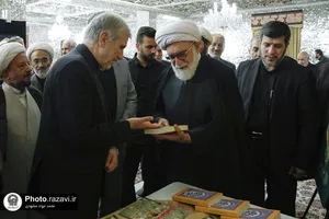 دیدار جمعی از نویسندگان با تولیت آستان قدس رضوی