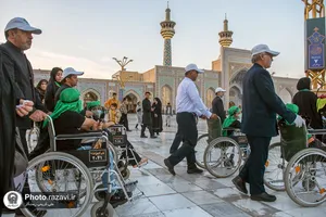 تشرف کودکان دارای بیماری خاص به حرم مطهر رضوی