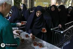 خدمت جمعی از ورزشکاران در چایخانه حضرت