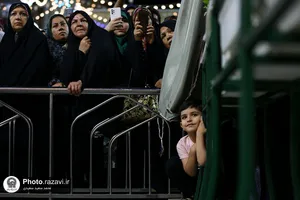 گل&zwnj;آرایی صحن انقلاب حرم مطهر رضوی